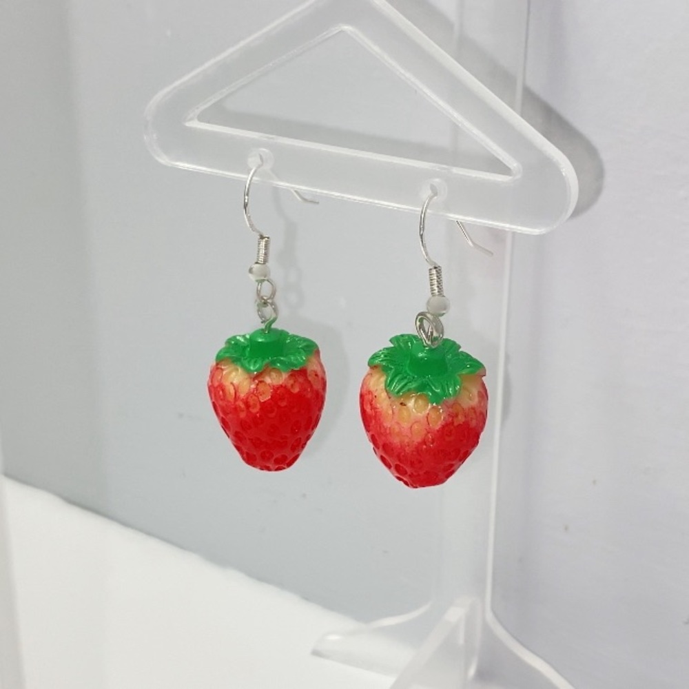 NEW Strawberry Earrings 🍓 - Picture 2 of 3